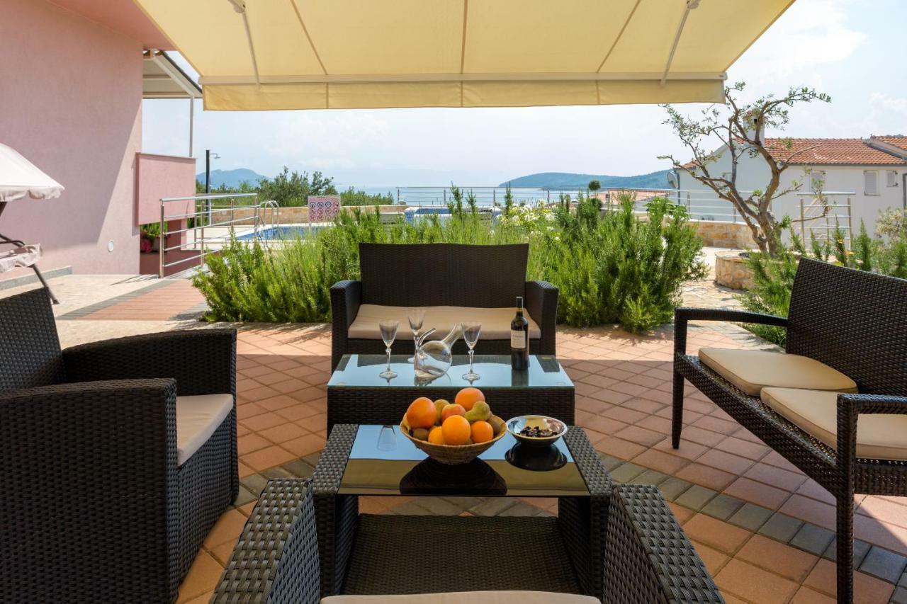 Apartments Silva Slatine Exterior foto